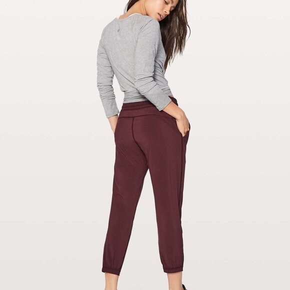 Lululemon Namaskar Crop - Picture 4 of 7